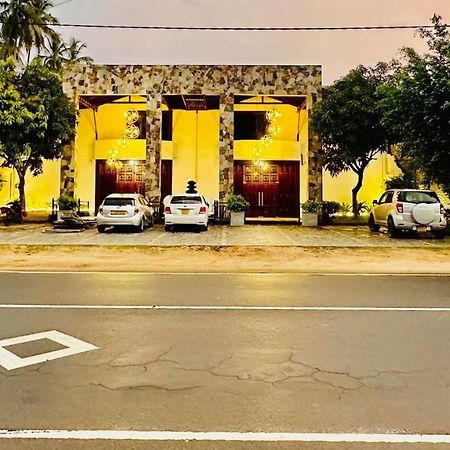 Grand Camellia Hotel Ambalantota Exterior foto